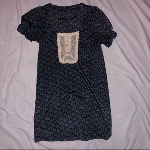 Vintage floral blue dress pearl and crochet detail